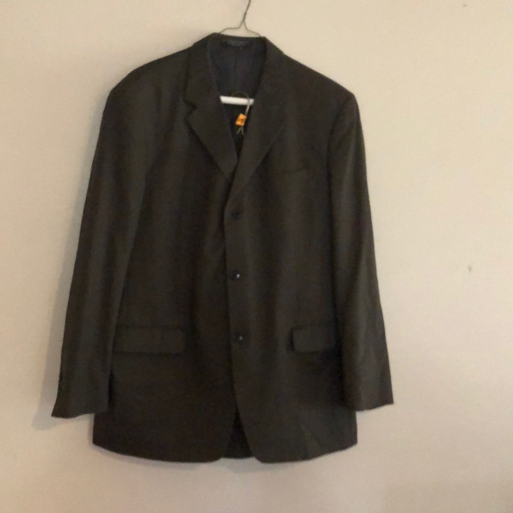 Men’s Jones New York suit